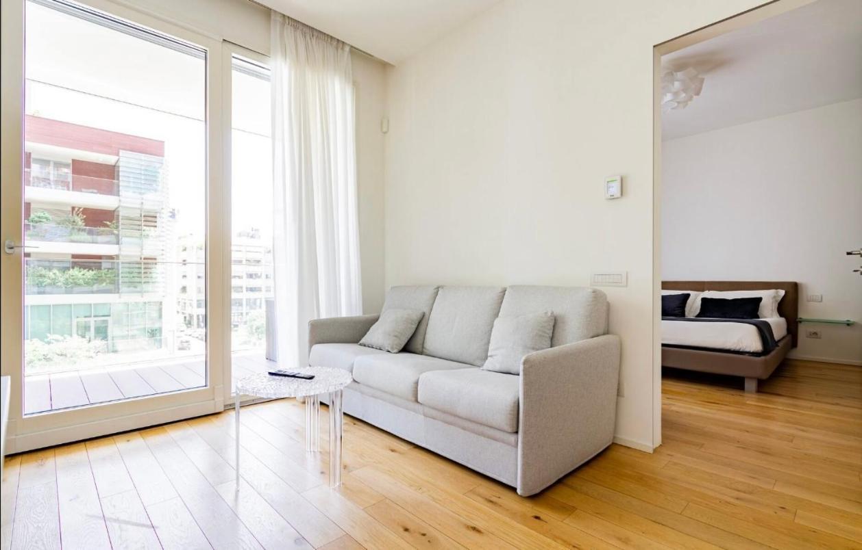 Luxury Apartment Milan Central ภายนอก รูปภาพ